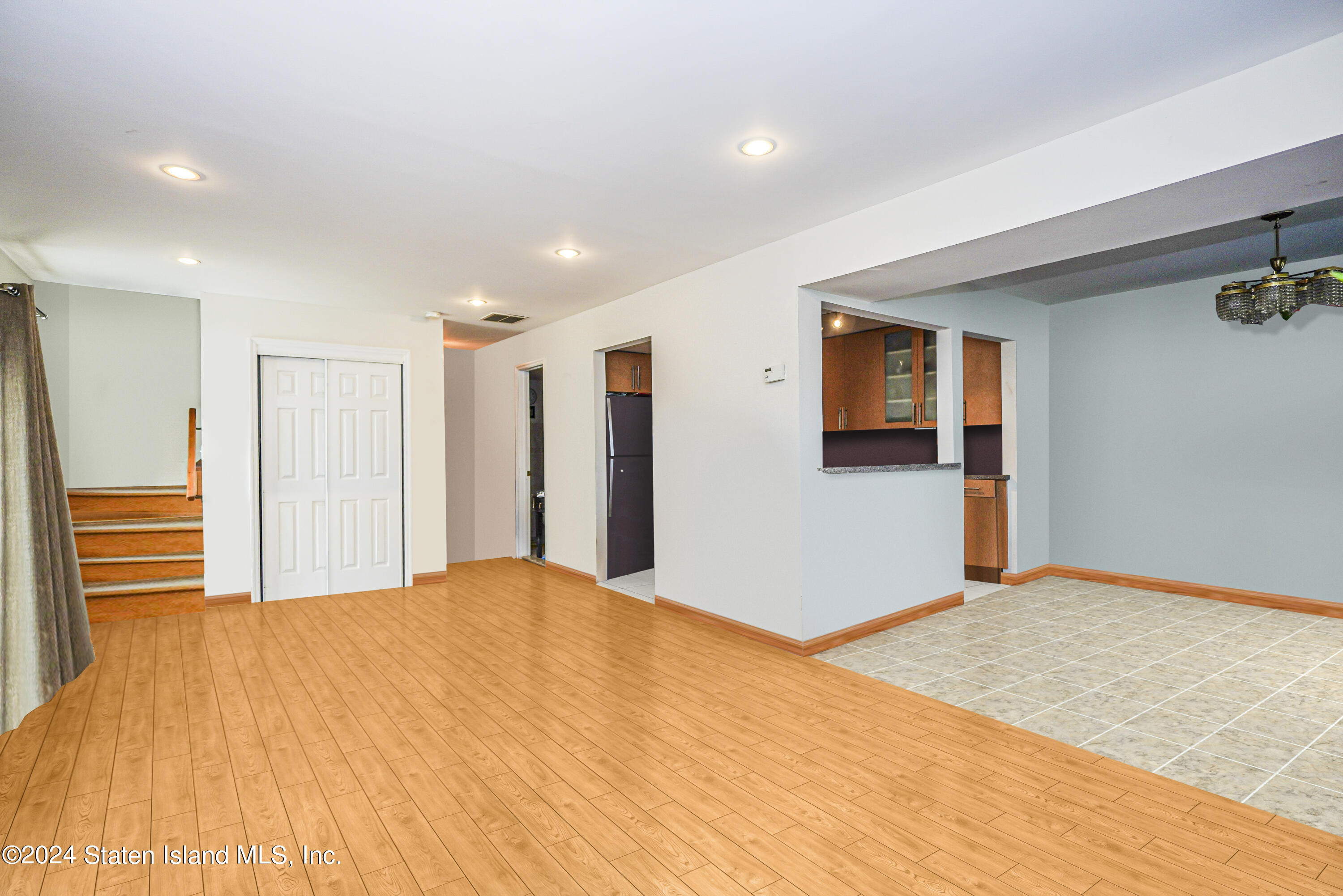 10 Gregory Lane Staten Island, NY 10314 - Photo 16 of 17 Photo Jul 09 2024, 8 19 05 PM