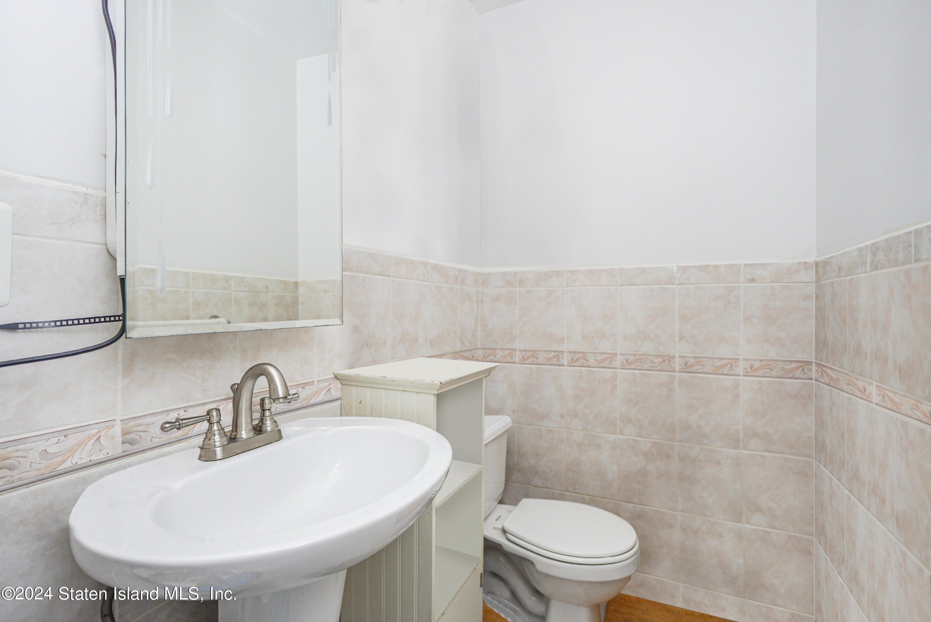 10 Gregory Lane Staten Island, NY 10314 - Photo 7 of 17 Photo Jul 09 2024, 8 15 54 PM