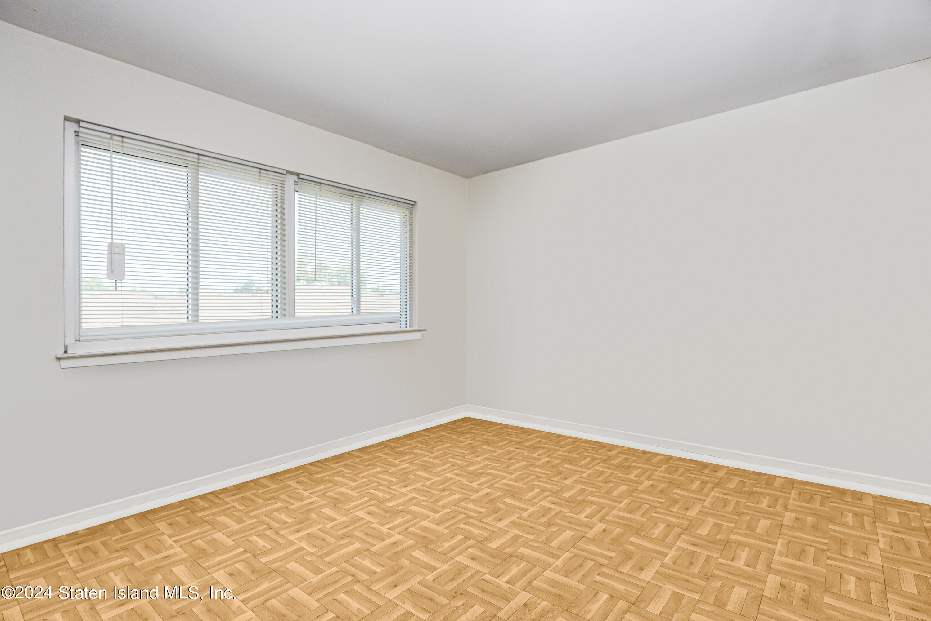 10 Gregory Lane Staten Island, NY 10314 - Photo 10 of 17 Photo Jul 09 2024, 8 16 19 PM