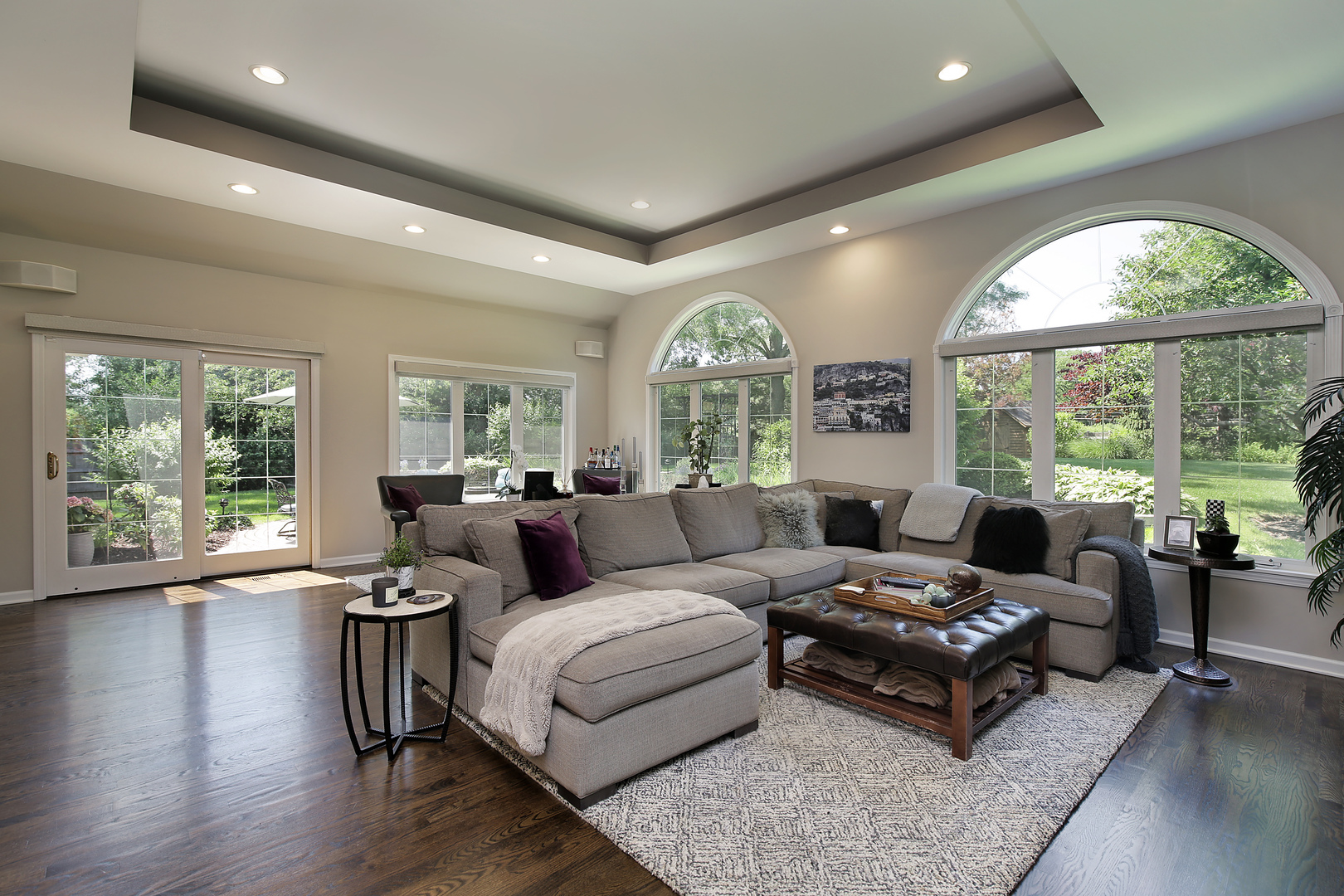 2040 Maplewood Road Northbrook, IL 60062 - Photo 8 of 30 a living room with furniture and a large window