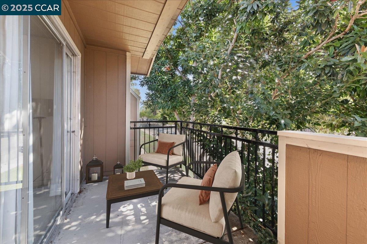 8975 Alcosta Boulevard, Unit 116 San Ramon, CA 94583 - Photo 14 of 31 a view of a balcony with chairs