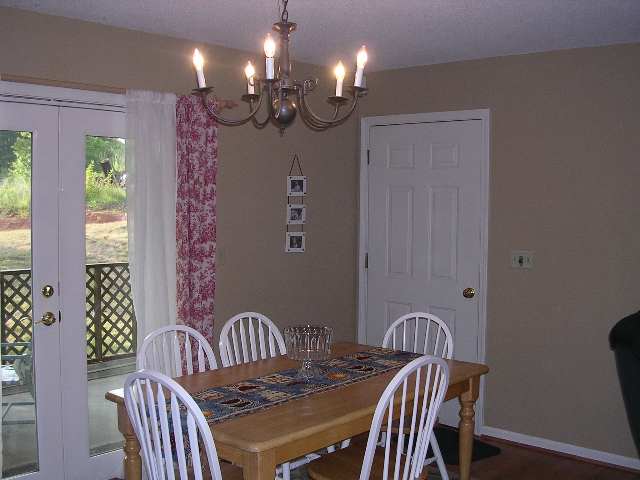 146 Oak Ridge Circle Seneca, SC 29678 - Photo 2 of 4 Gallery Image 2