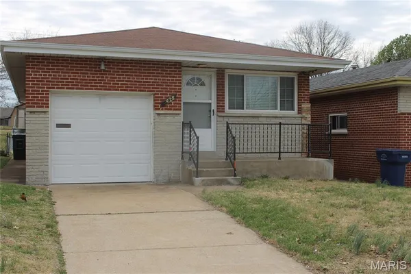 $1,550 | 7428 Morgan Ford Road, St. Louis, MO 63116