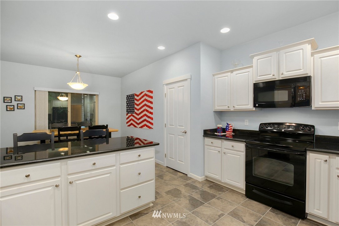 362 Southwest Ragle Court Port Orchard, WA 98367 - Photo 11 of 33 Gallery Image 11
