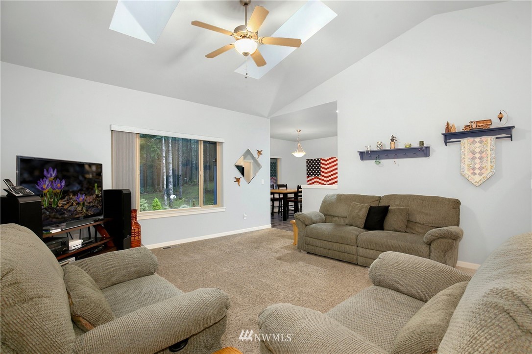 362 Southwest Ragle Court Port Orchard, WA 98367 - Photo 4 of 33 Gallery Image 4