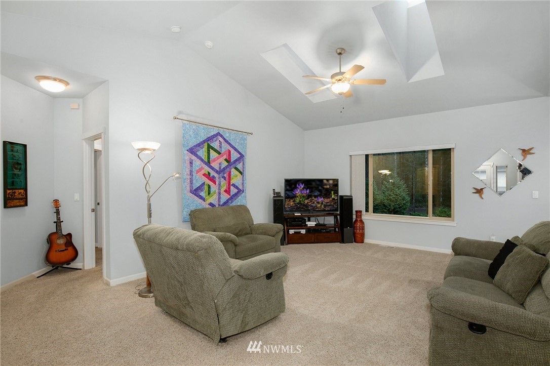 362 Southwest Ragle Court Port Orchard, WA 98367 - Photo 5 of 33 Gallery Image 5