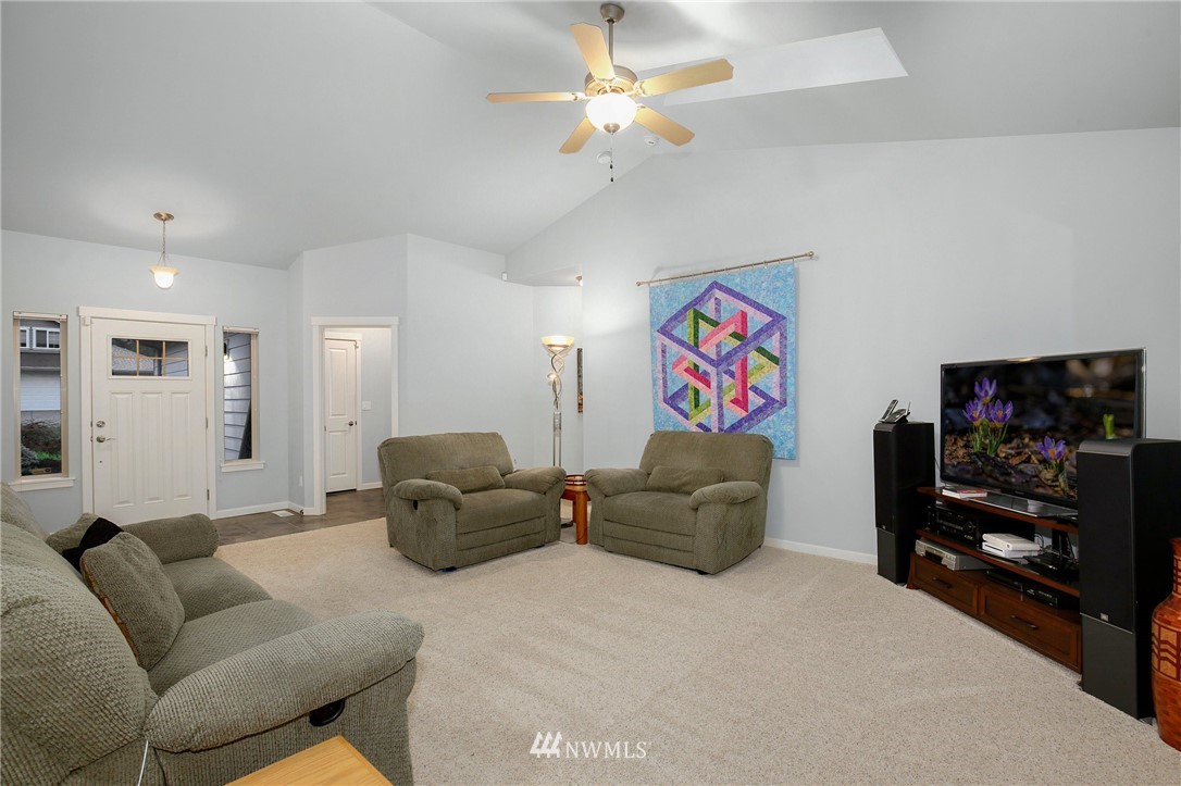 362 Southwest Ragle Court Port Orchard, WA 98367 - Photo 7 of 33 Gallery Image 7