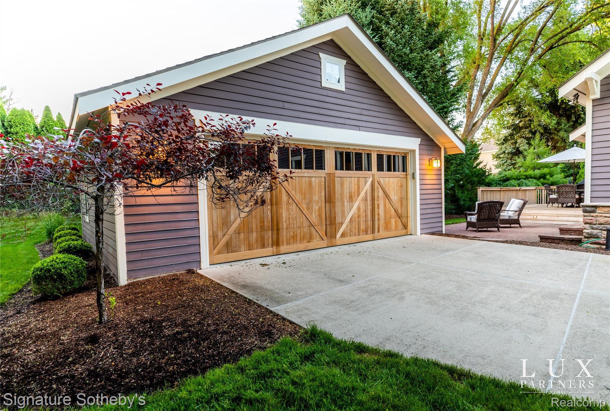 842 Cumberland Ridge Court Rochester, MI 48307 - Photo 4 of 24 1 (4 of 31).jpg