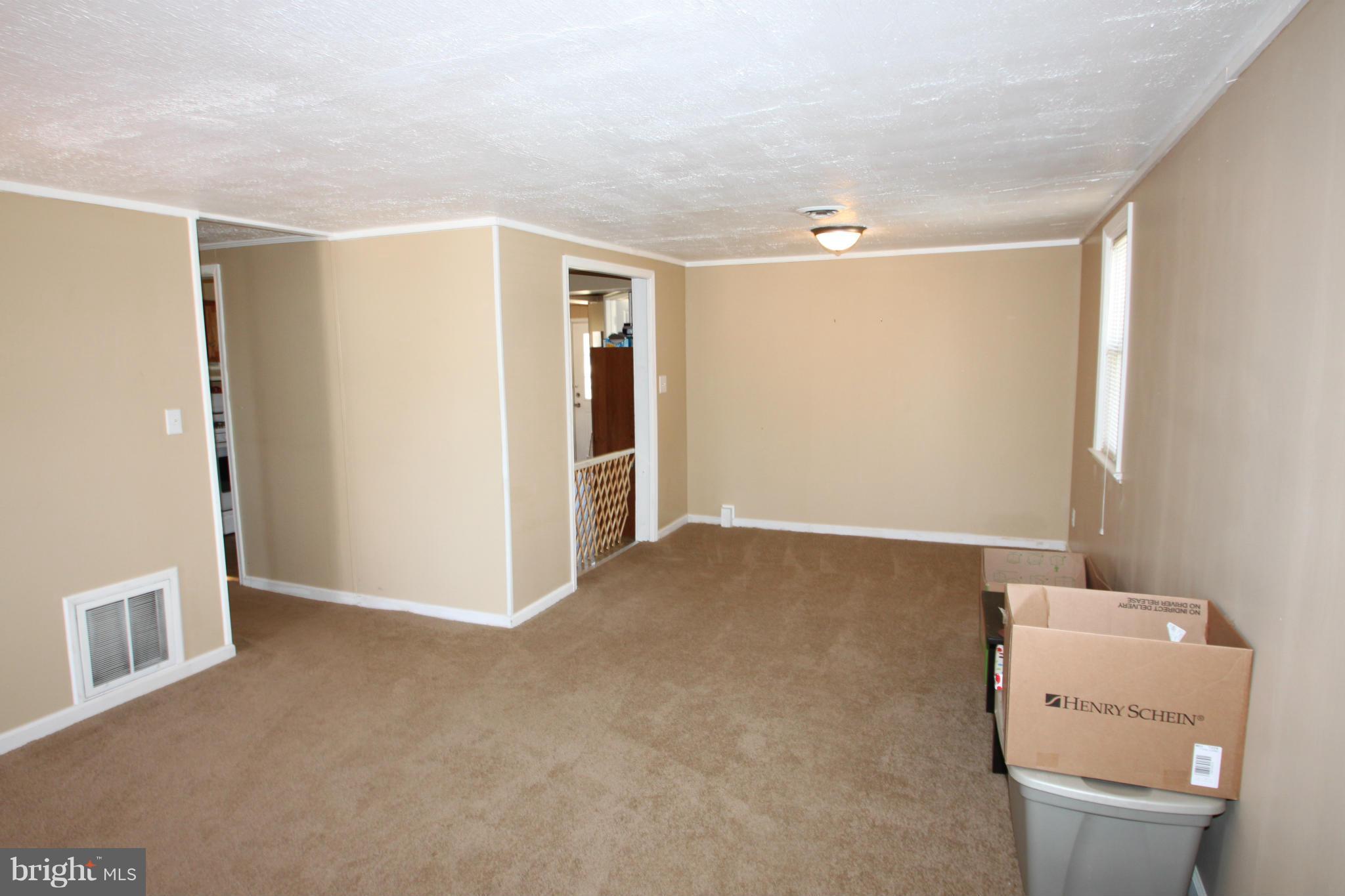 15158 Inlet Road Culpeper, VA 22701 - Photo 13 of 25 Living Room