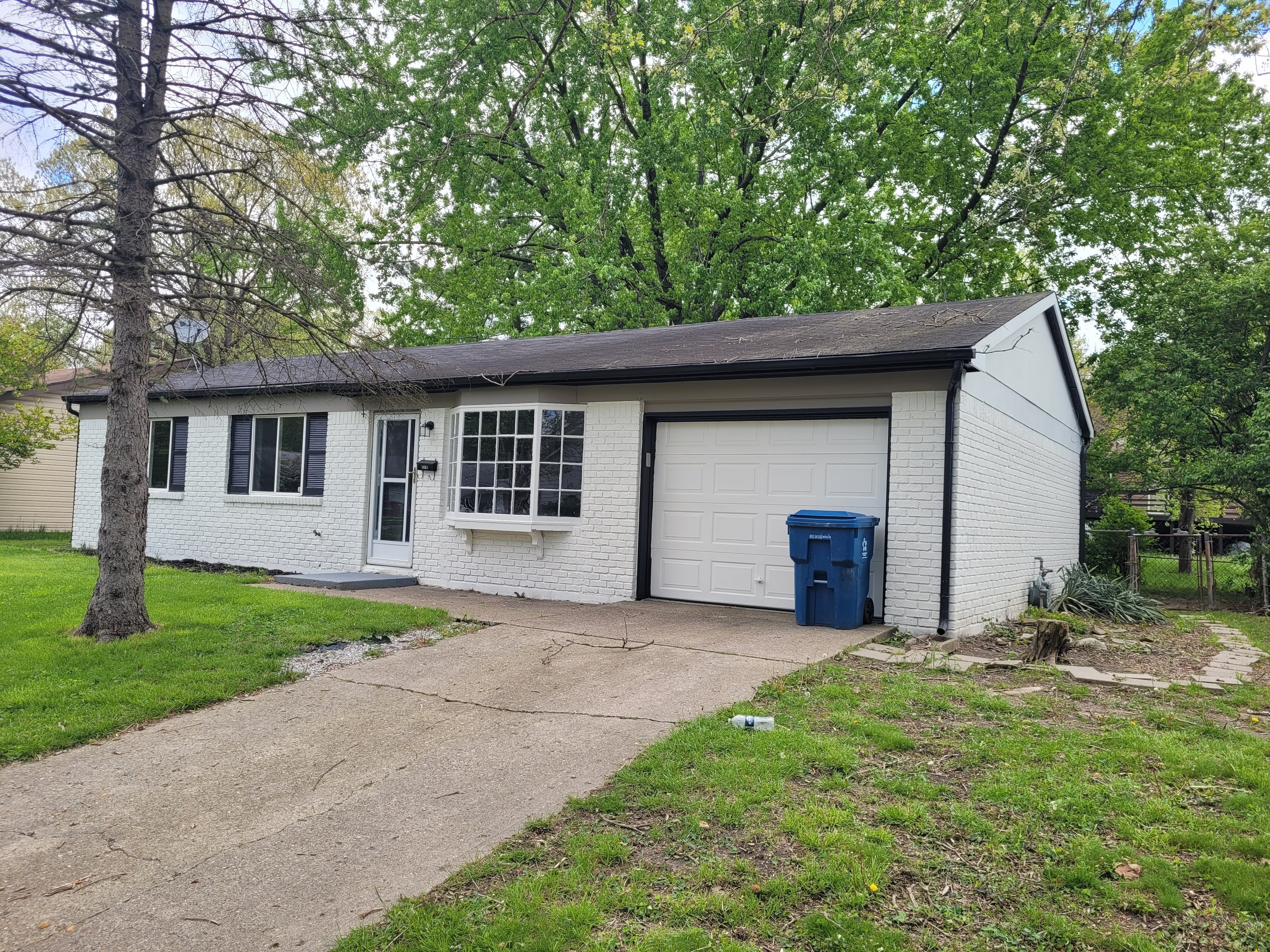 3853 Richelieu Road Indianapolis, IN 46226 - Photo 3 of 24