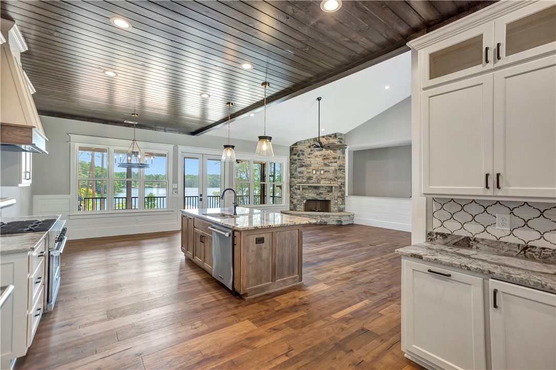 327 McAlister Road West Union, SC 29696 - Photo 6 of 45 Wet bar/butlers kitchen