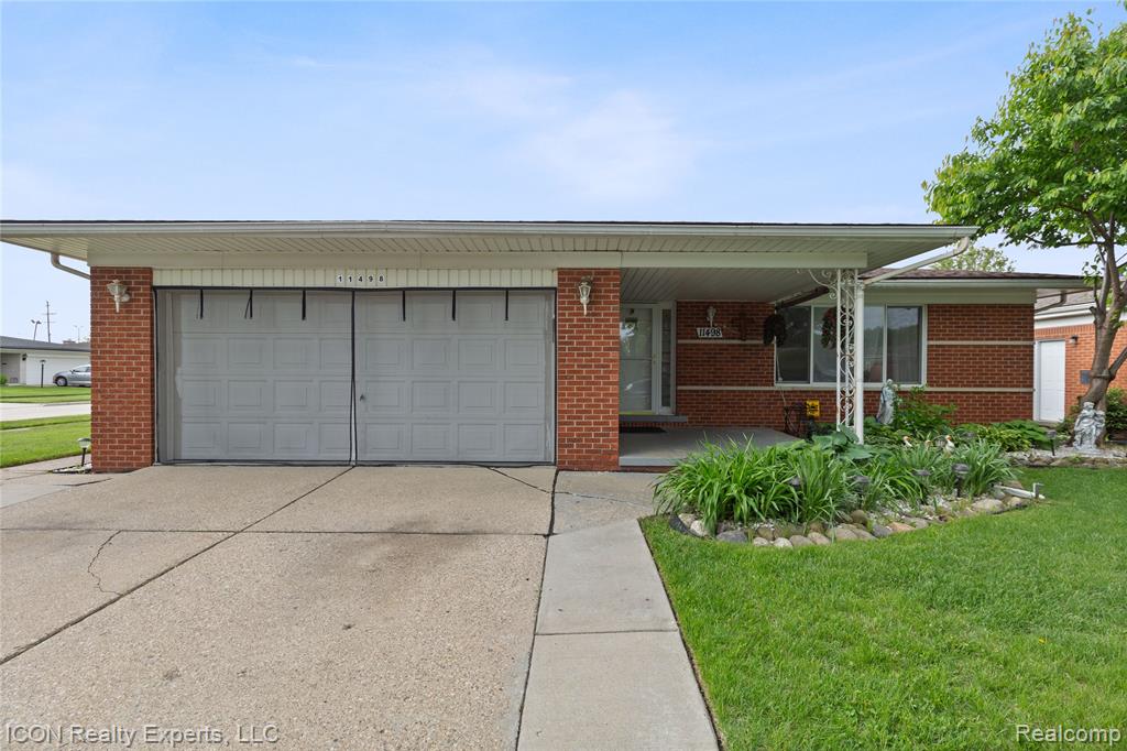 11498 Racine Road Warren, MI 48093 - Photo 2 of 29