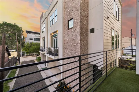 $649,000 | 1012 Robin Street, Houston, TX 77019