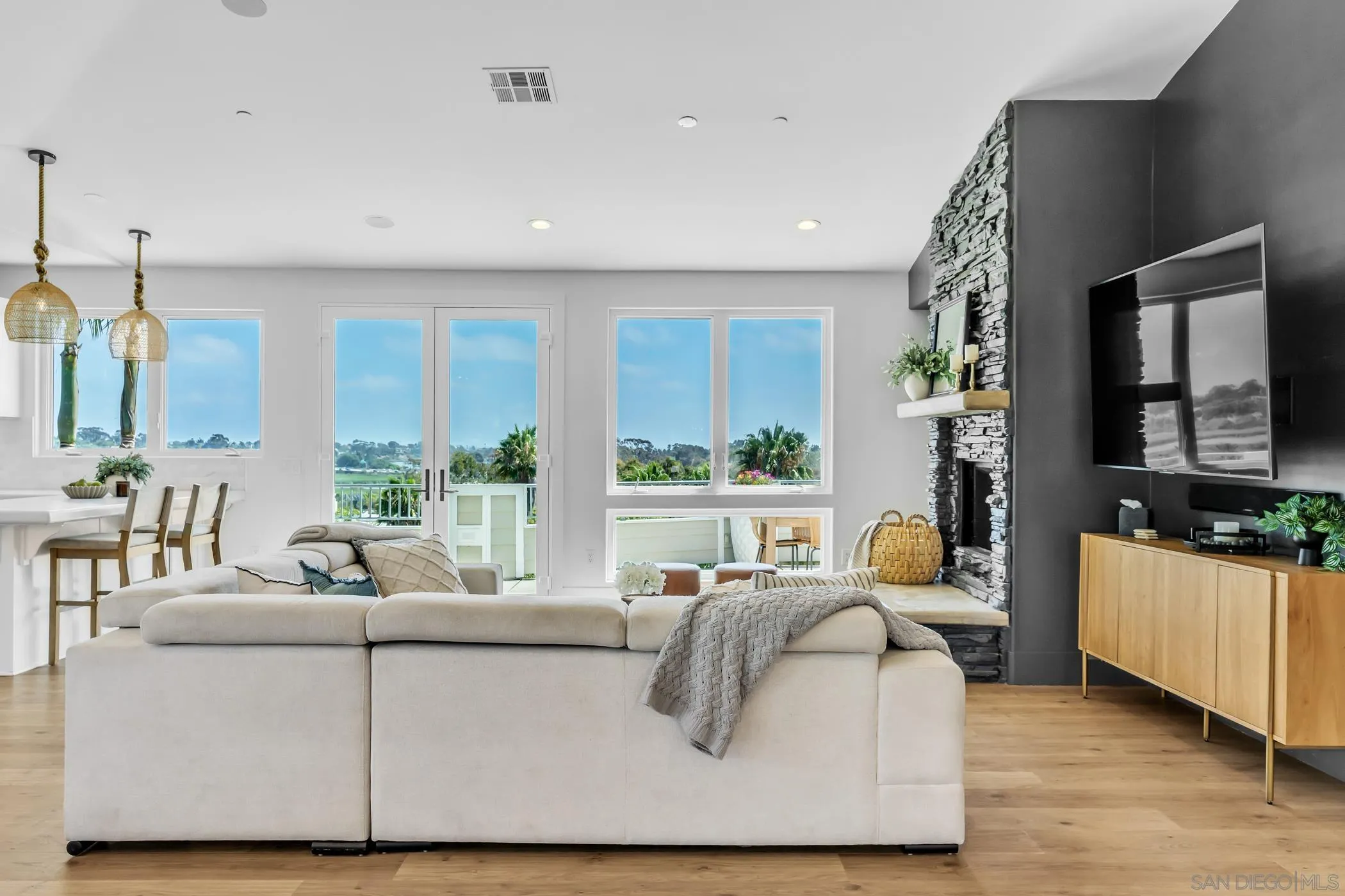 1809 Ivy Road Oceanside, CA 92054 - Photo 3 of 53 Gallery Image 3