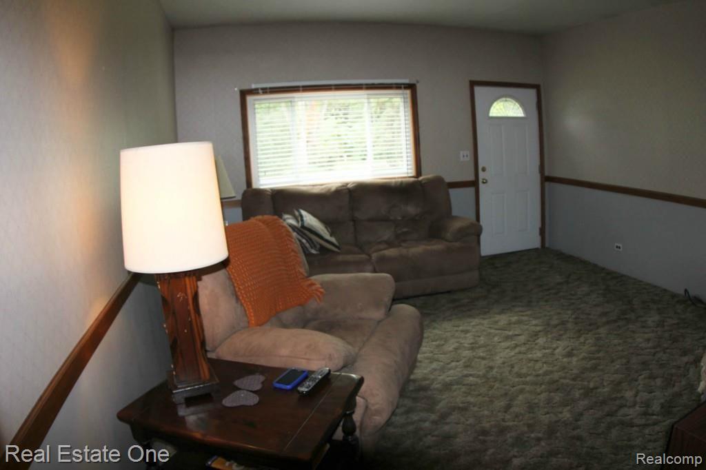 893 Willard Avenue Rochester, MI 48307 - Photo 30 of 44 LizInDetroit_893Willard-30.jpg