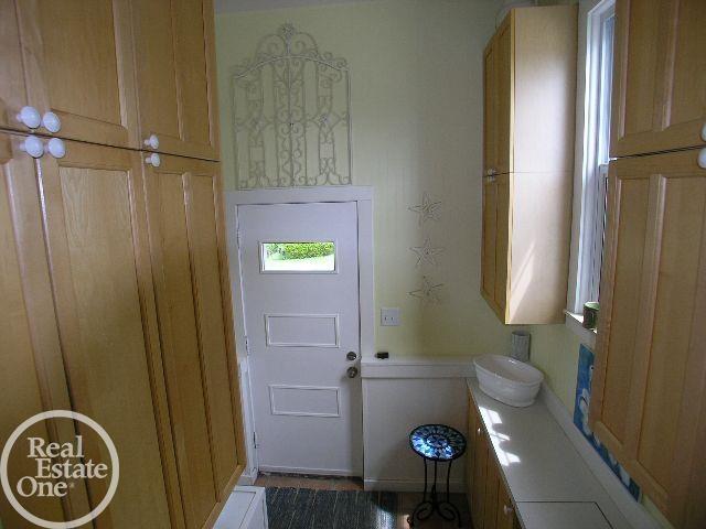 2172 Greenfield Road Berkley, MI 48072 - Photo 16 of 44 50074128-15.JPG
