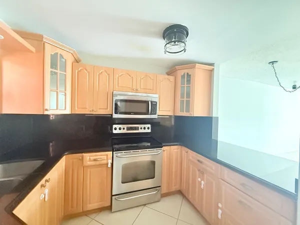 $270,000 | 1750 West 46th Street, Unit 222, Hialeah, FL 33012