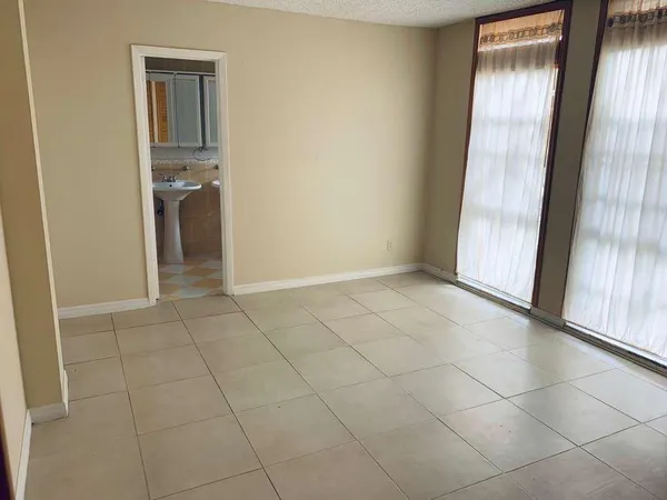 $270,000 | 1750 West 46th Street, Unit 222, Hialeah, FL 33012