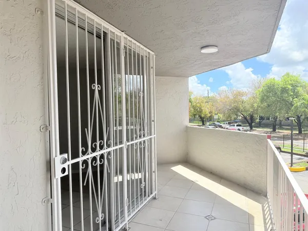 $270,000 | 1750 West 46th Street, Unit 222, Hialeah, FL 33012