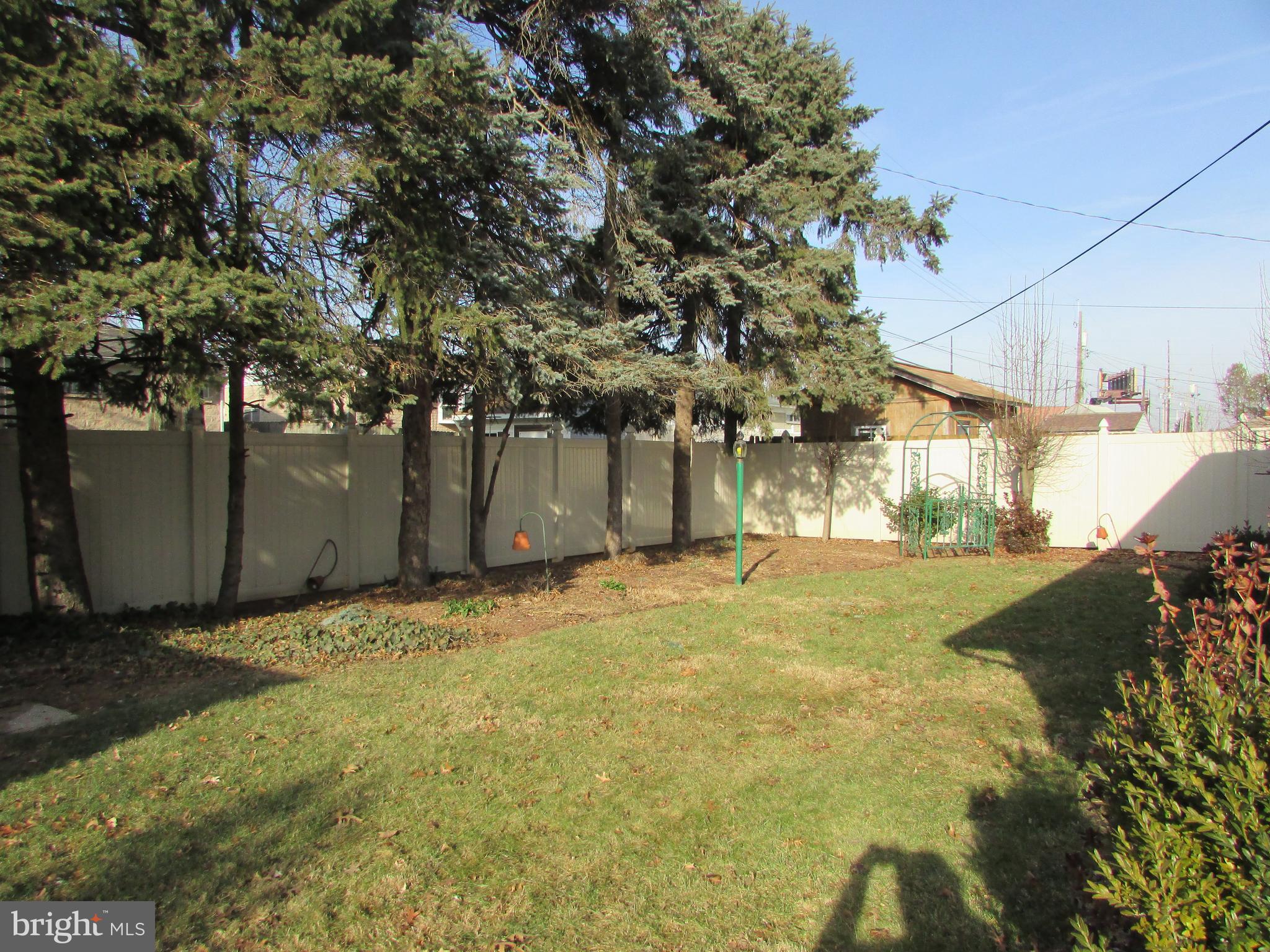 1506 Fireside Road York, PA 17404 - Photo 3 of 26 Gallery Image 3