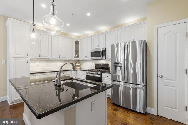 $540,000 | 5054 Donovan Drive, Unit 103, Alexandria, VA 22304