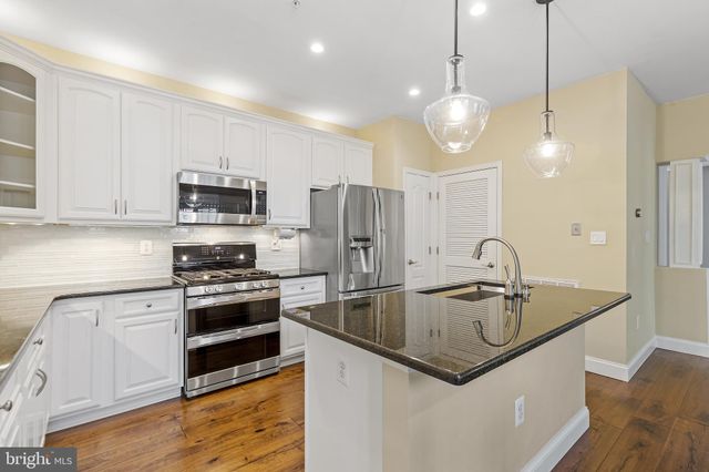 $540,000 | 5054 Donovan Drive, Unit 103, Alexandria, VA 22304