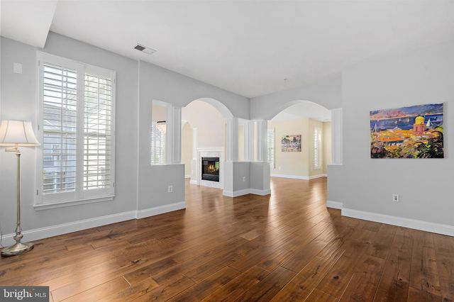 $540,000 | 5054 Donovan Drive, Unit 103, Alexandria, VA 22304