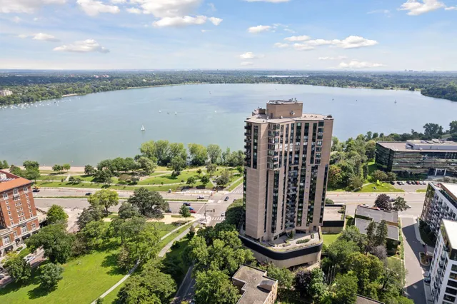 $650,000 | 2950 Dean Parkway, Unit 1902, Minneapolis, MN 55416