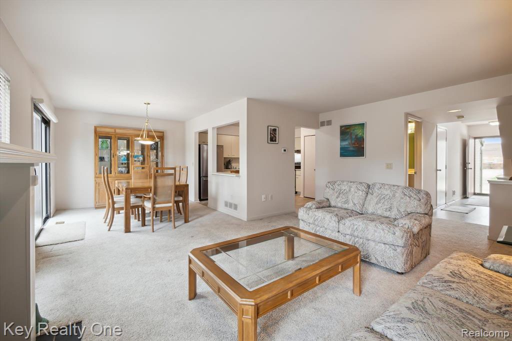750 Eastbridge Court Rochester Hills, MI 48307 - Photo 7 of 42