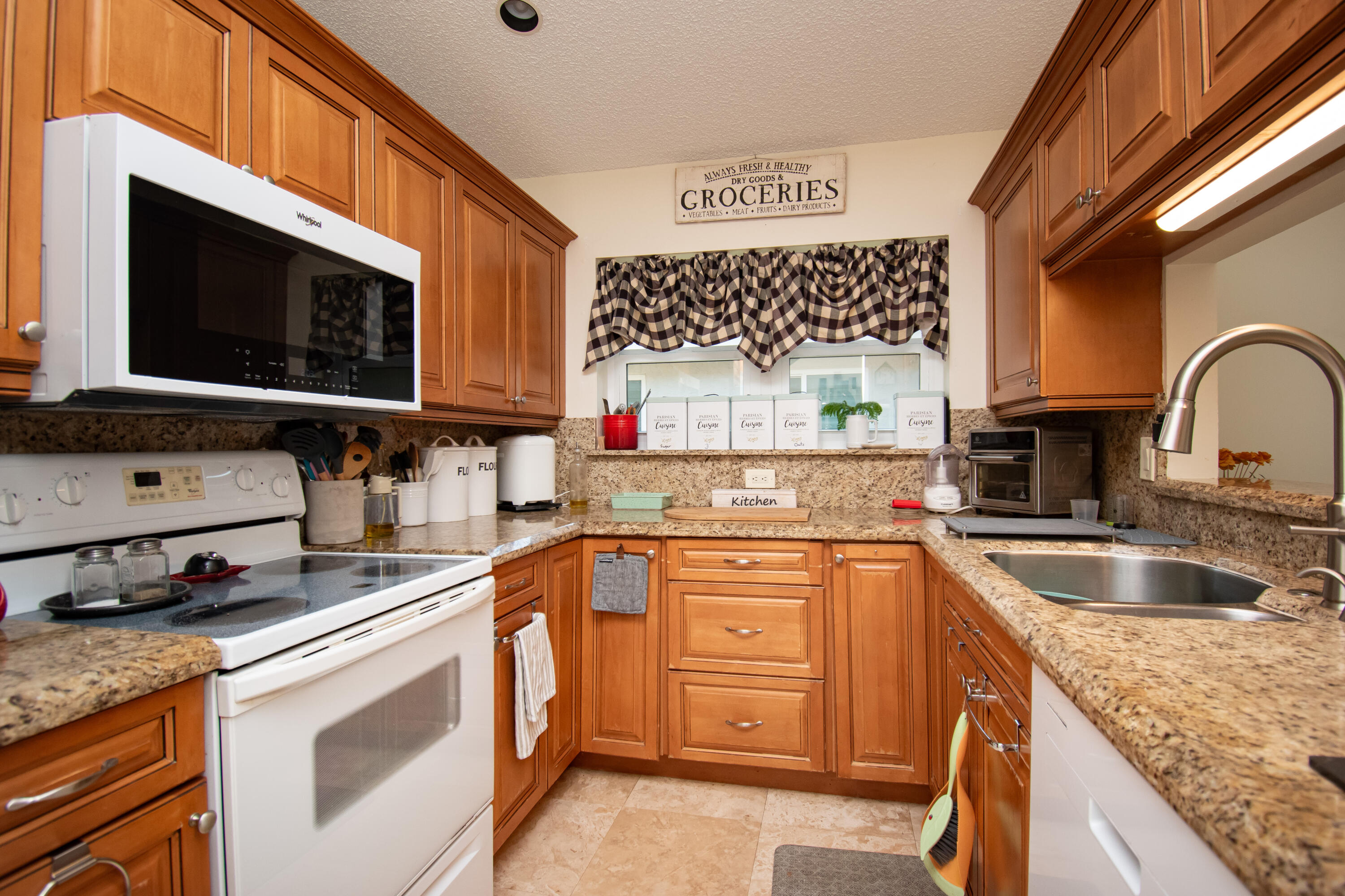 11160 Rios Road, Unit 11160 Boca Raton, FL 33498 - Photo 16 of 35 1C9D1CCE-1035-4055-8332-7DE835E51023