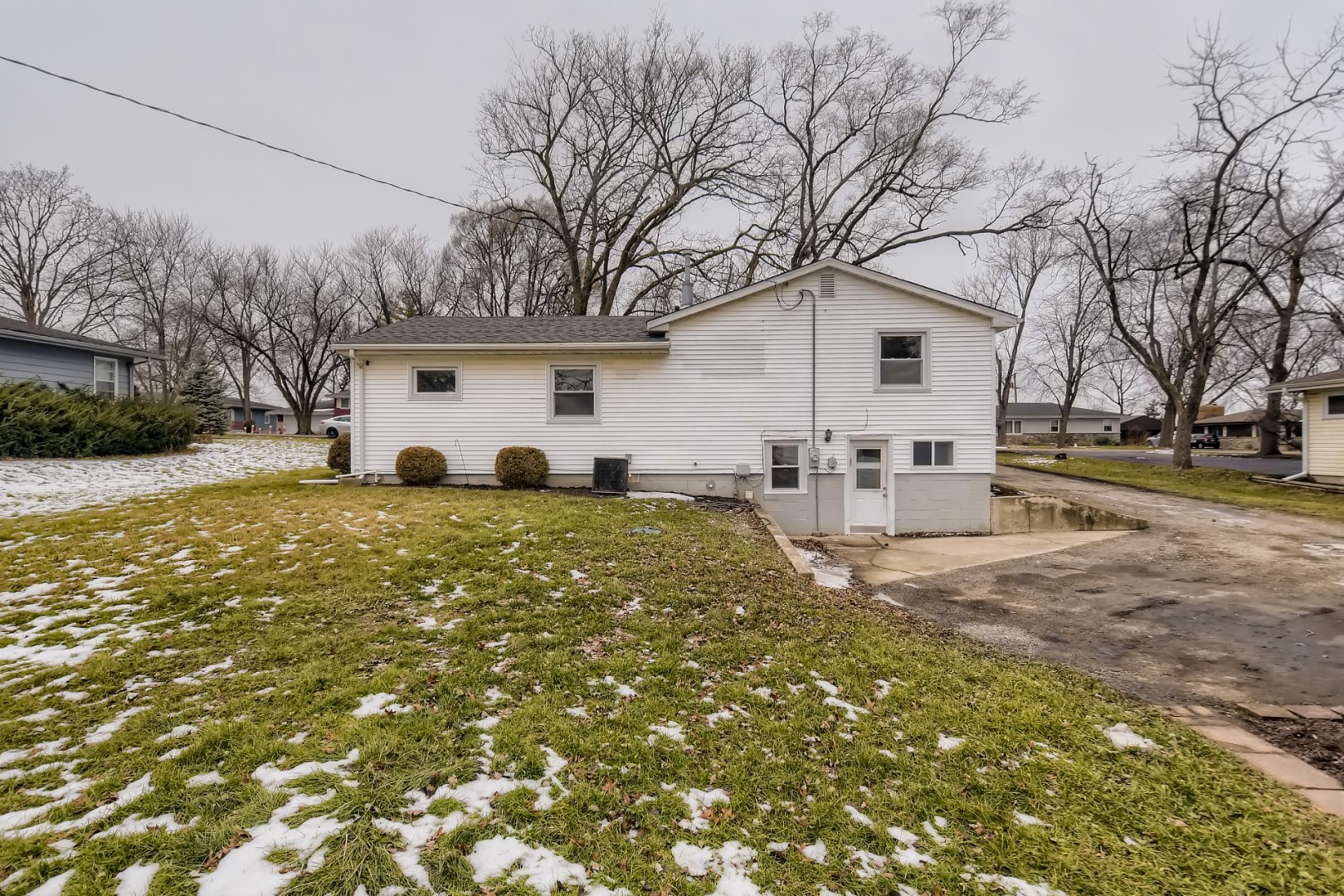 120 Roberts Road New Lenox, IL 60451 - Photo 25 of 26
