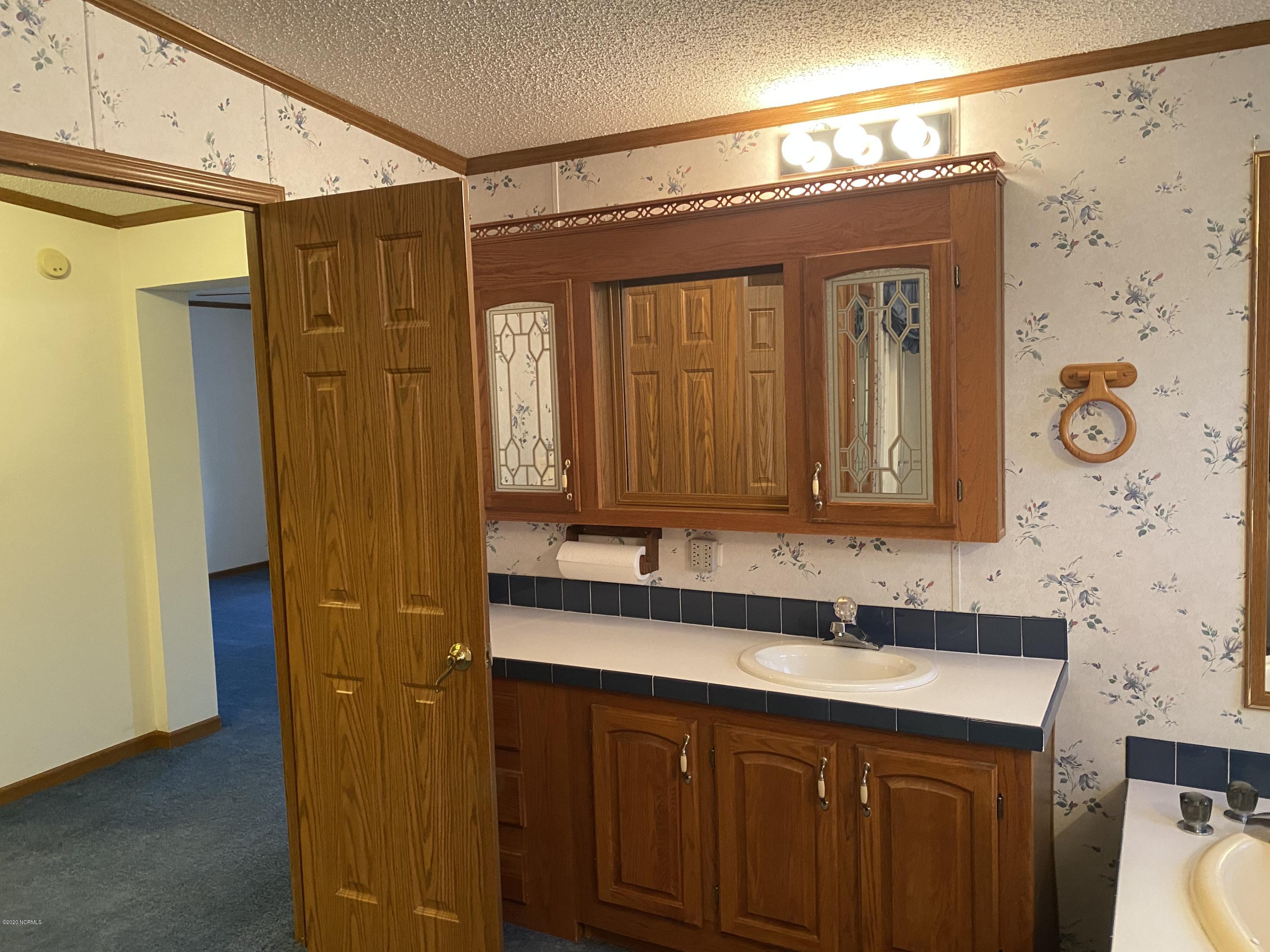 8812 Revell Road Kenly, NC 27542 - Photo 20 of 30 PRINCIPAL BATH