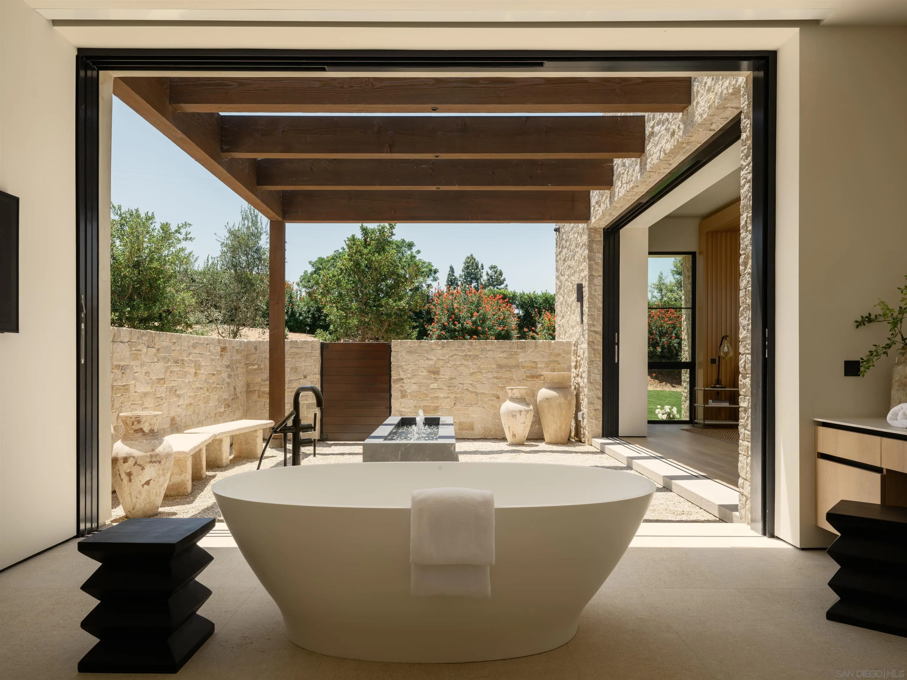 17650-52 Los Morros Rancho Santa Fe, CA 92067 - Photo 15 of 44 Primary Bath/Spa