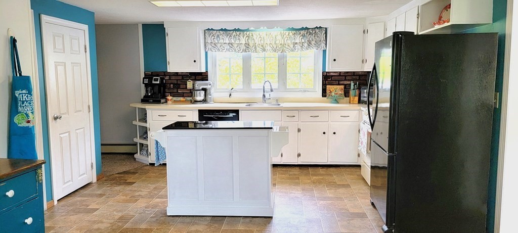 374 Patriots Road Templeton, MA 01468 - Photo 6 of 25