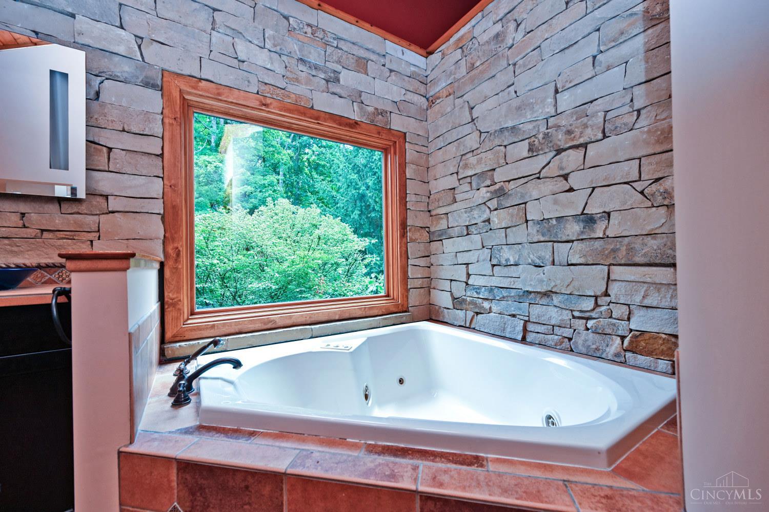 41 Locust Hill Road Cincinnati, OH 45245 - Photo 43 of 84 Gallery Image 43