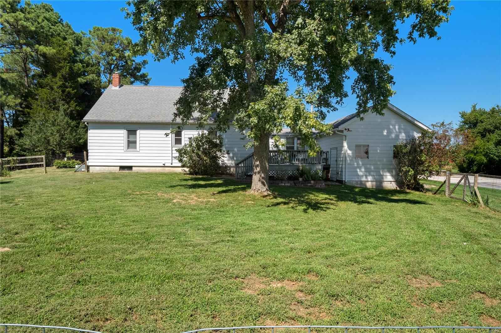 8520 D Road Waterloo, IL 62298 - Photo 4 of 27 Gallery Image 4