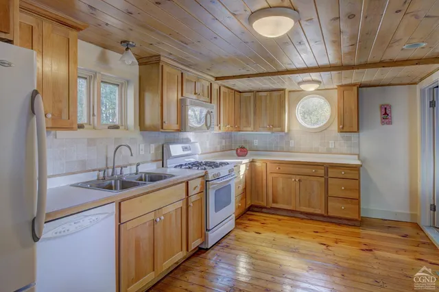 $575,000 | 606 Church Avenue, Germantown, NY 12526