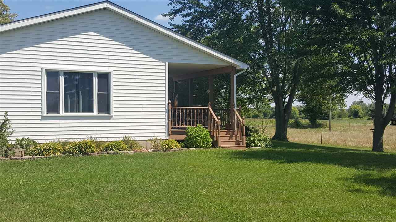 5155 State Road Fort Gratiot, MI 48059 - Photo 5 of 33 50021518-4.JPG