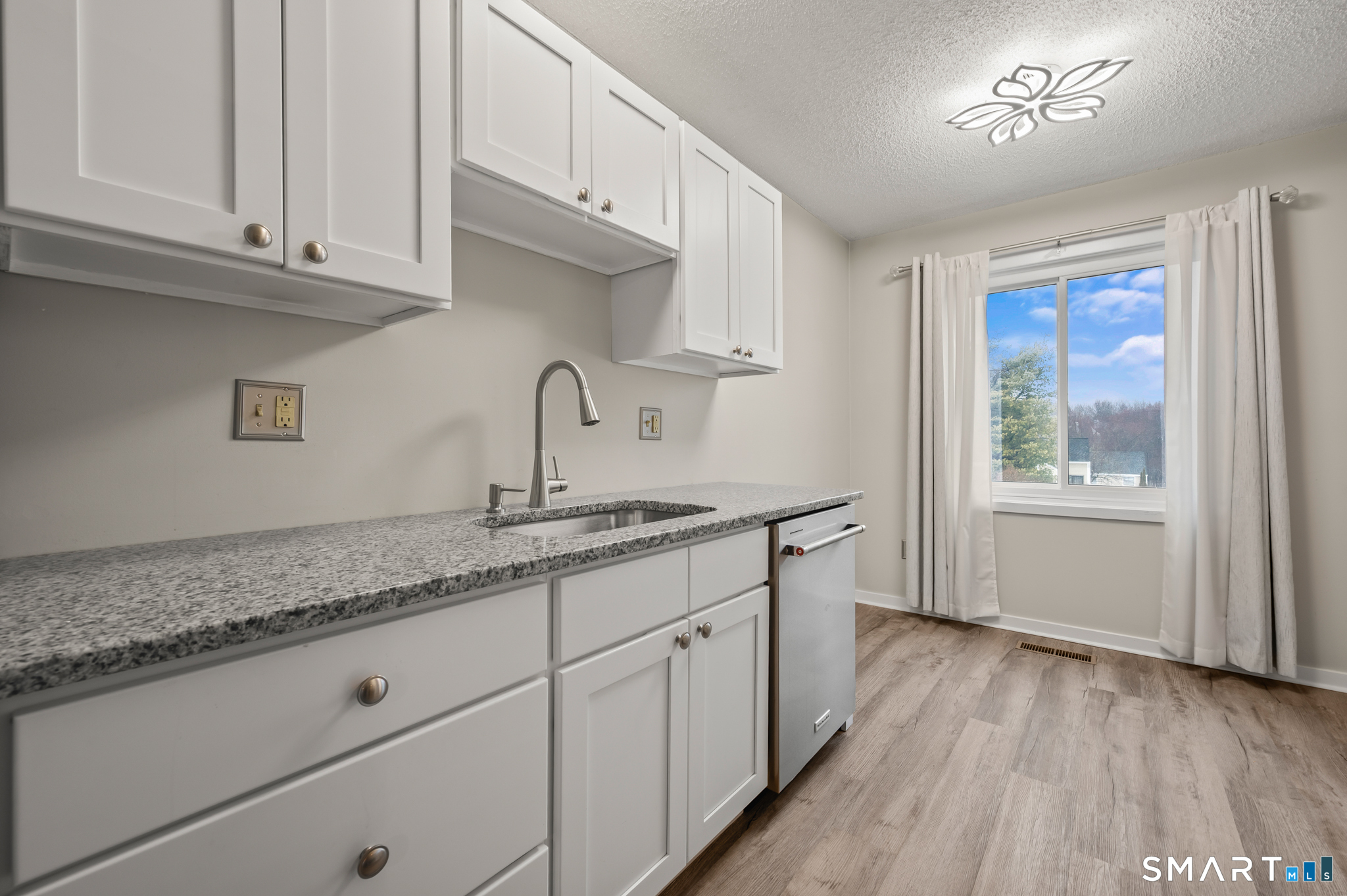 55 Cannon Ridge Drive, Unit 55 Watertown, CT 06795 - Photo 3 of 19