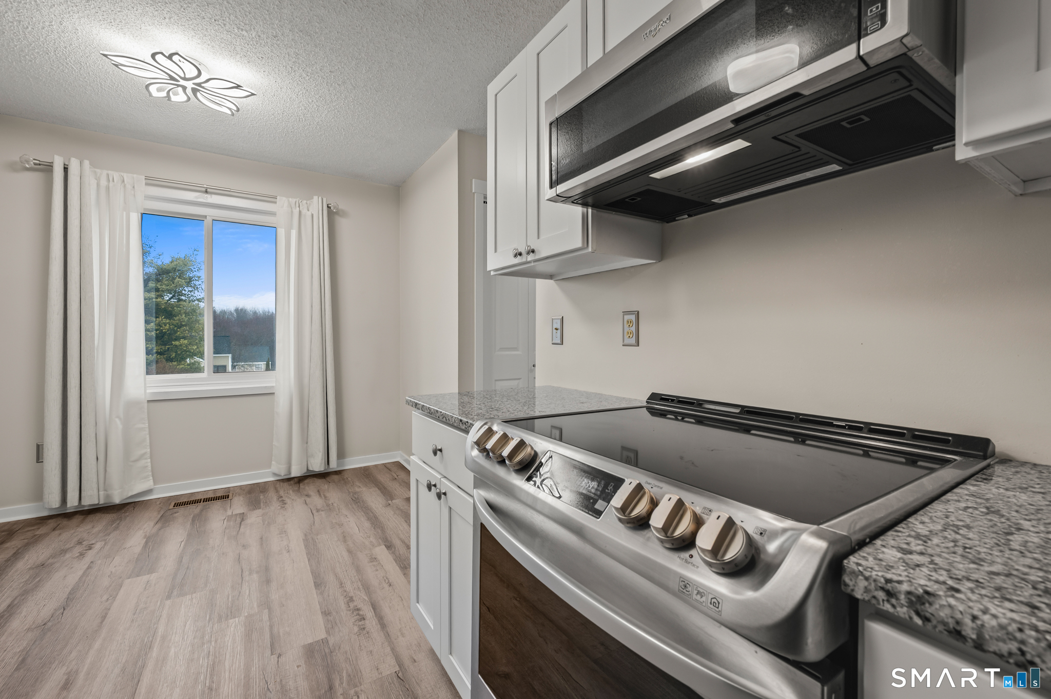 55 Cannon Ridge Drive, Unit 55 Watertown, CT 06795 - Photo 4 of 19