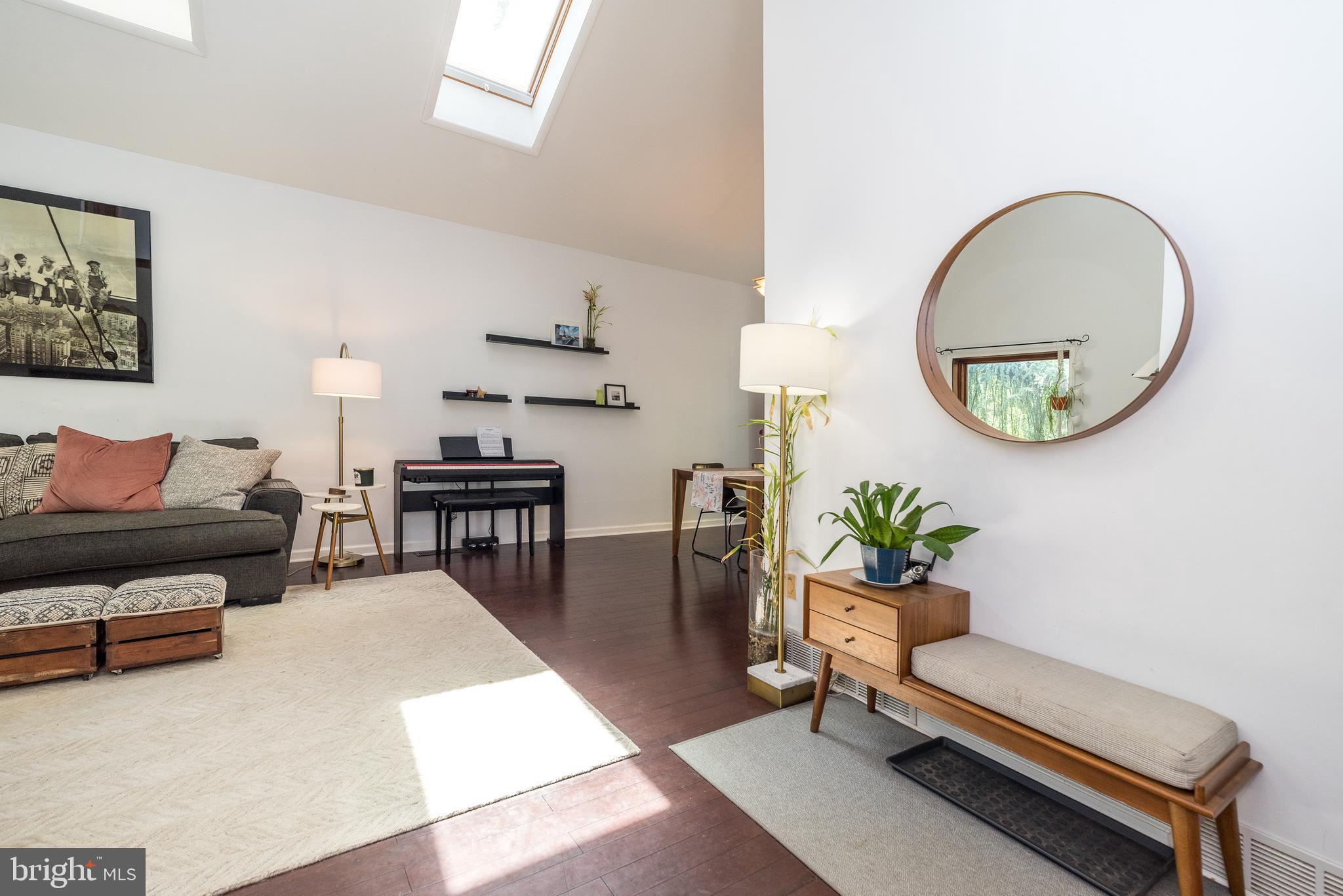 329 Biddle Drive Exton, PA 19341 - Photo 6 of 50 Entryway
