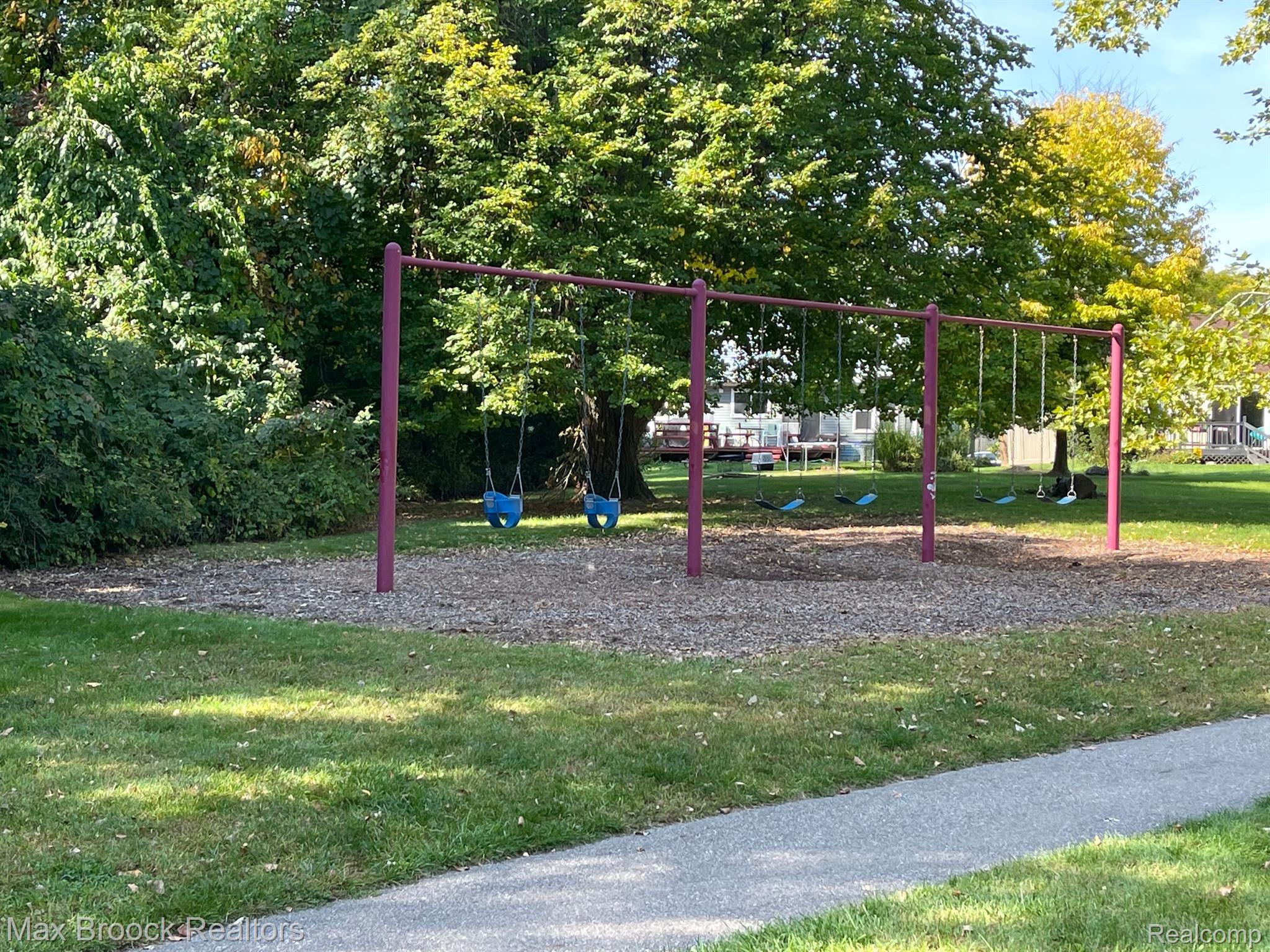 954 Hadley Road Rochester, MI 48307 - Photo 34 of 43 Swings & Benches @ Heatherwood Village