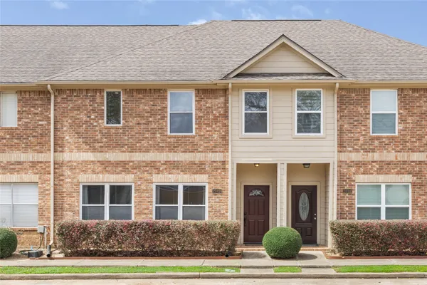 $274,900 | 2049 Glencove Drive, Seabrook, TX 77586