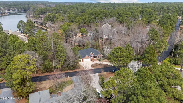 $599,000 | 865 Diamondhead Drive South, Pinehurst, NC 28374