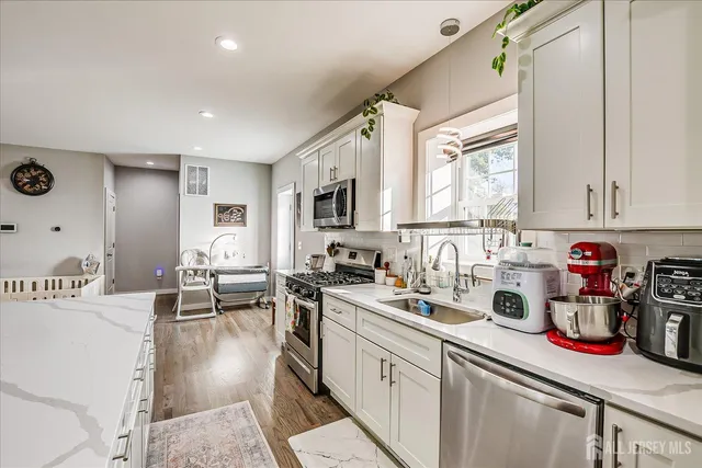 $775,000 | 191 Hoover Avenue, Edison, NJ 08837