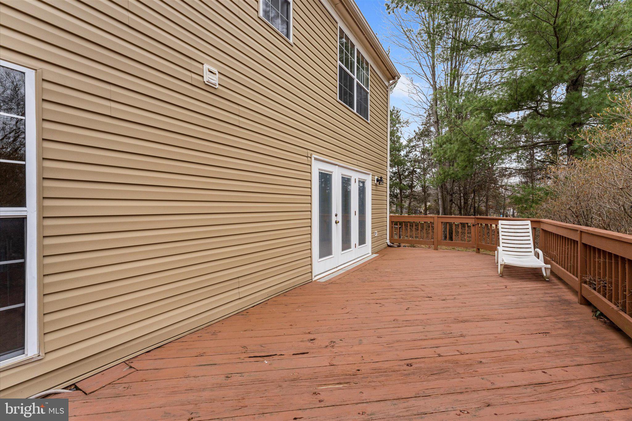 10140 Forest Hill Circle Manassas, VA 20110 - Photo 39 of 42 a view of a balcony with white door