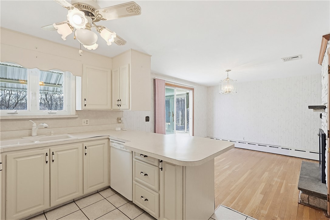10 Brayton Road Tiverton, RI 02878 - Photo 12 of 33 Gallery Image 12