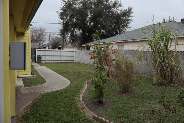 $7,500 | 7975 Booker Street, Houston, TX 77028