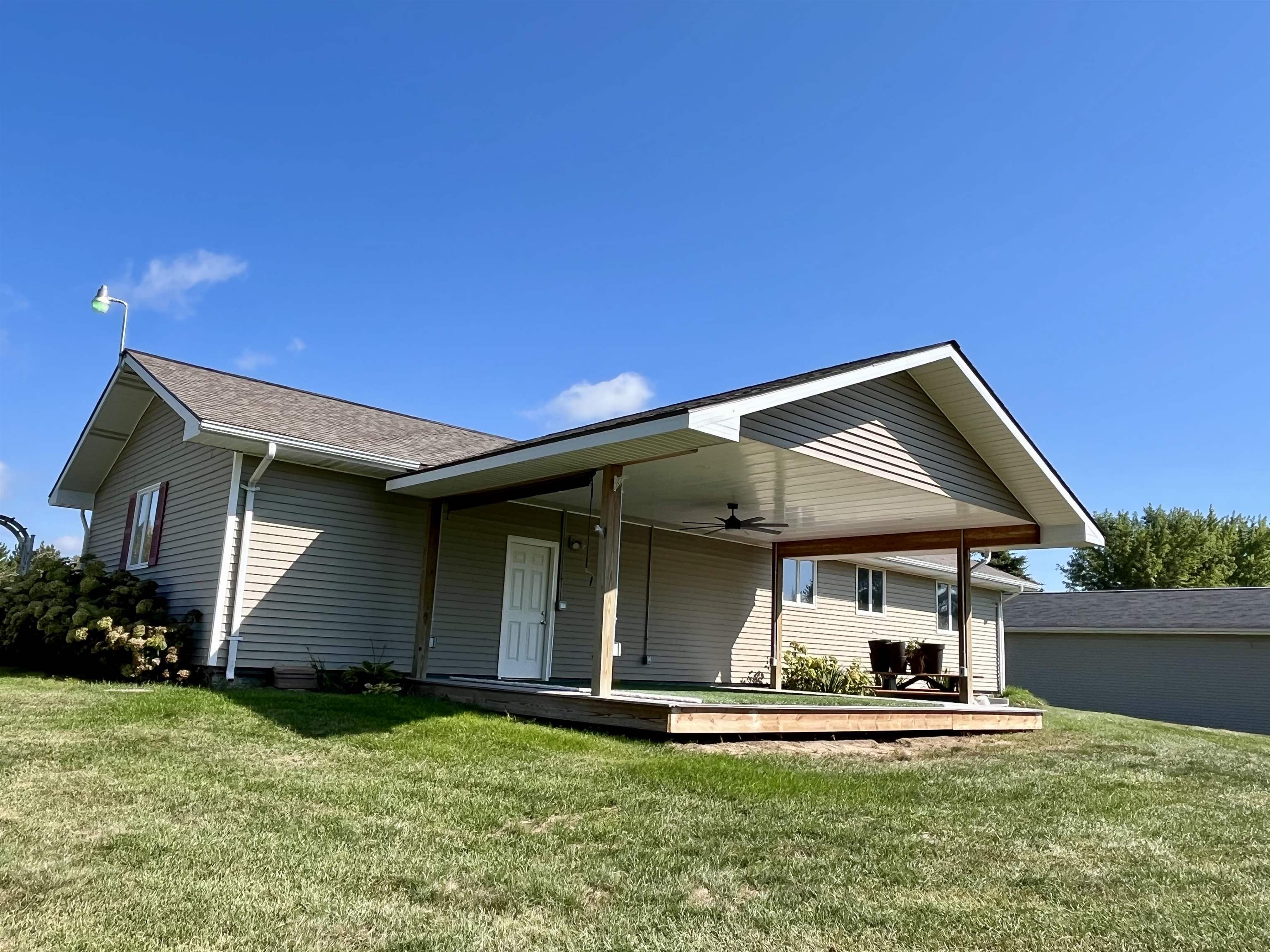 2330 East Surrey Road Farwell, MI 48622 - Photo 6 of 60 1926963-579f3939-7ac3-49fa-93fd-2cbda65195dc.JPG