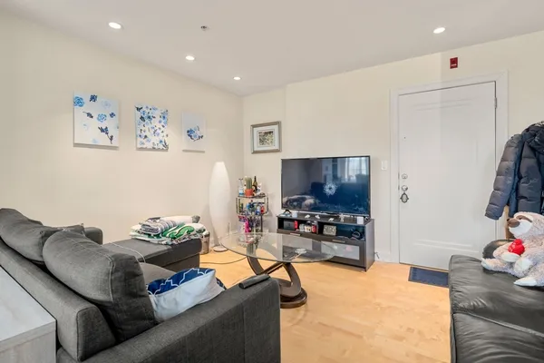 $769,000 | 20 Chapel Street, Unit C807, Brookline, MA 02446